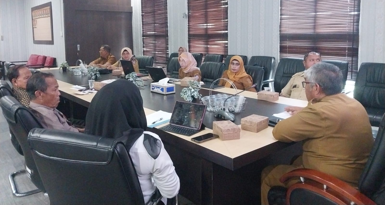 Kabag Bantuan Hukum dan Tim PH Biro Hukum Hadiri Rapat Penyelesaian Sengketa Lahan TPU